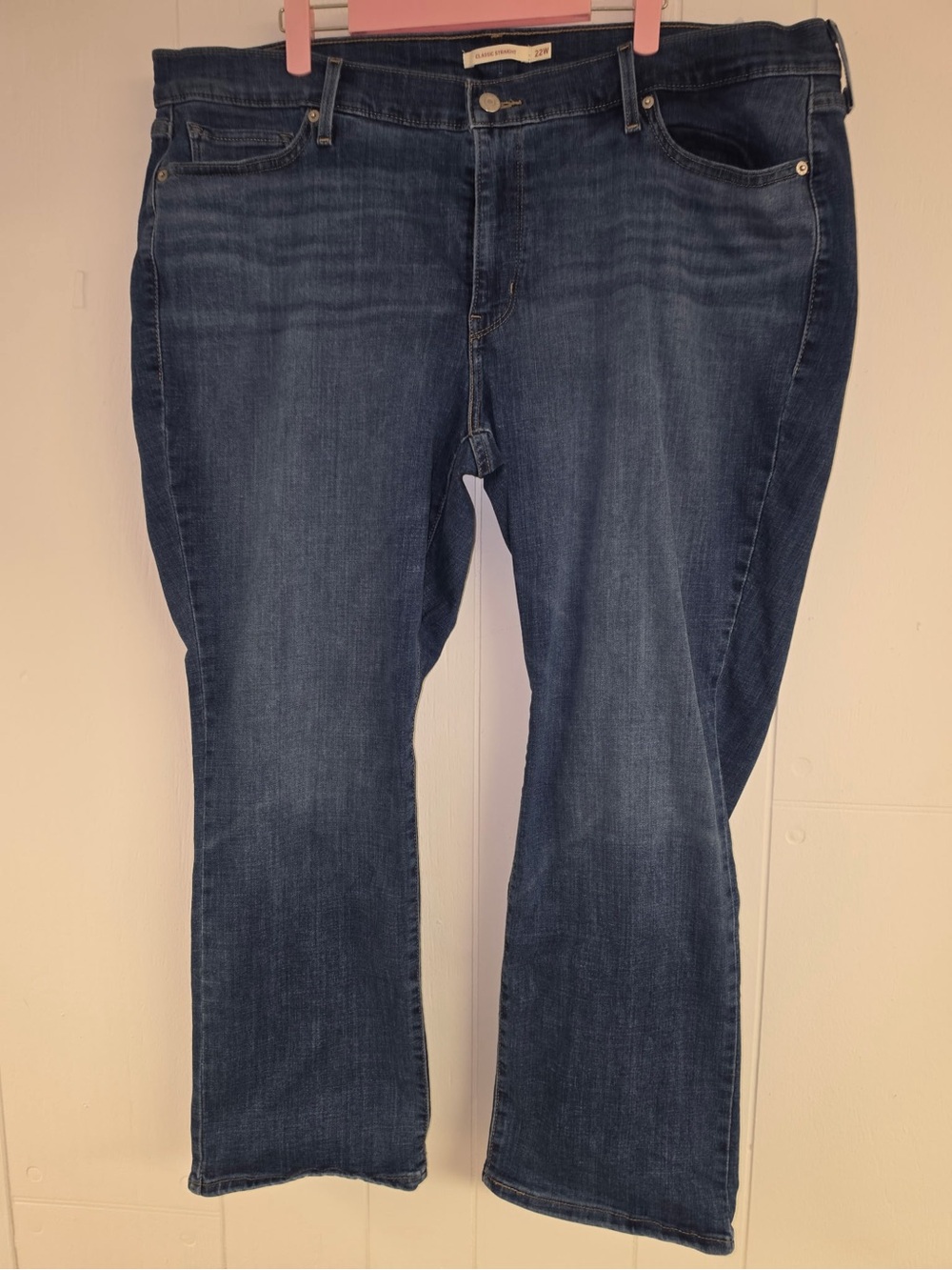 Levi's Women’s Classic Straight Jeans-Size 22W Short